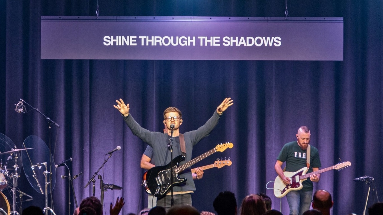 Lyric Banner LED Screen for Churches